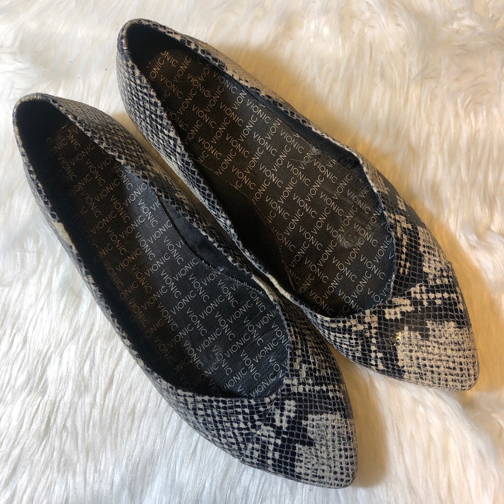 Vionic Caballo Pointed Toe Flats, Slip On Orthoti… - image 1